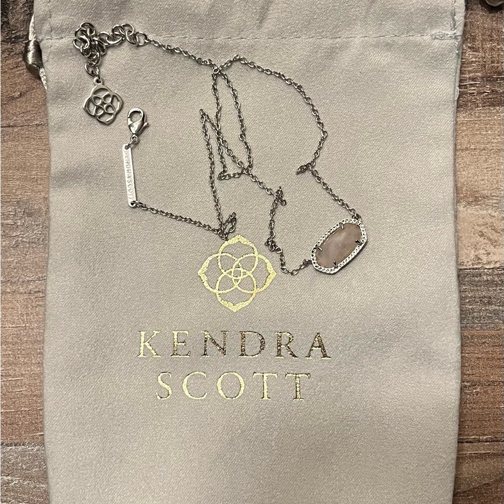NWOT Kendra Scott Silver Rose Quartz Necklace